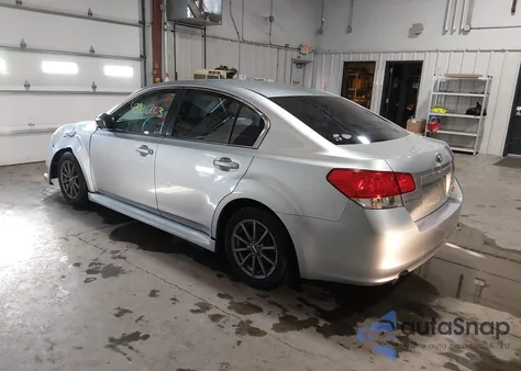 2013 Subaru Legacy 2.5I z USA, uszkodzony, nr VIN 4S3BMAA62D1006579